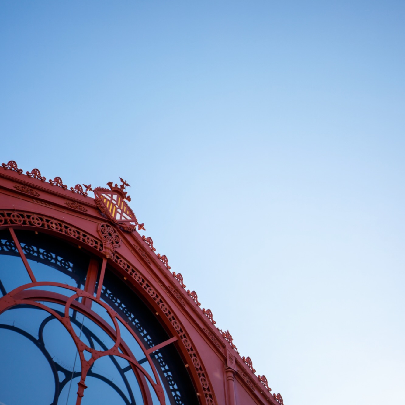 Walk slower. 🫶🏻
The best details sit above eye level. 
Mercado Sant Antoni 

#envilleapartments #servicedapartments
#servicedapartmentsbarcelona #airbnbsuperhost #Barcelona
